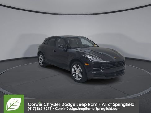 Used 2020 Porsche Macan AWD/4WD image 3