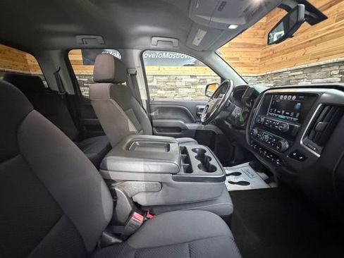 Used 2018 Chevrolet Silverado 1500 LT w/ Midnight Edition AWD/4WD image 17