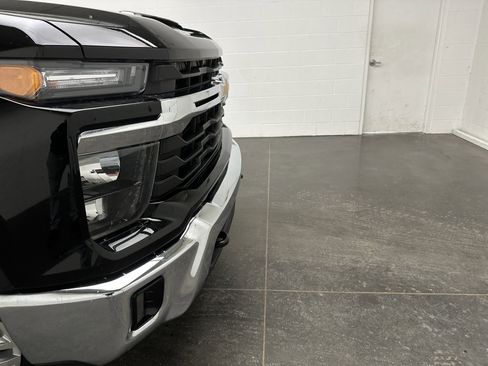 Used 2025 Chevrolet Silverado 2500 LT w/ Convenience Package image 2