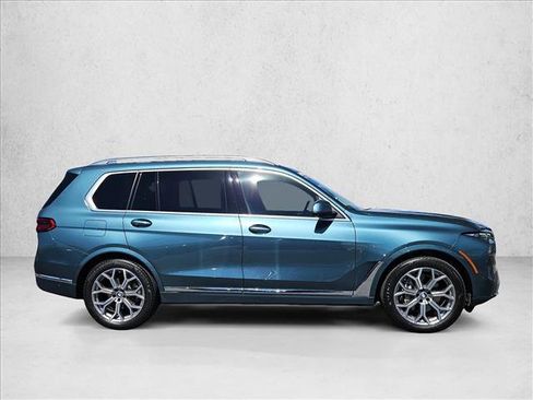Certified 2025 BMW X7 xDrive40i AWD/4WD image 4