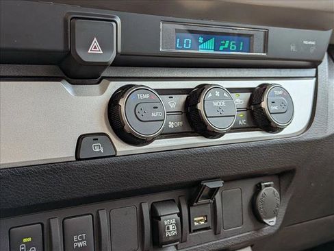 Used 2022 Toyota Tacoma SR5 w/ Technology Package RWD image 11