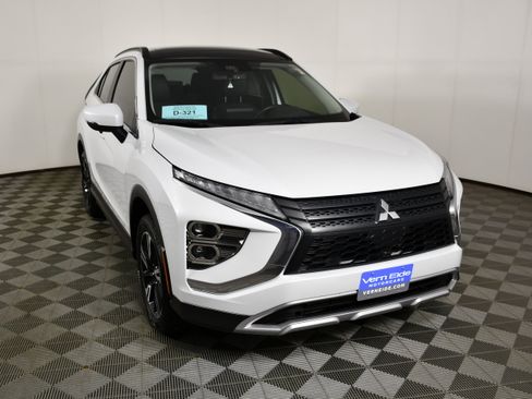 Used 2023 Mitsubishi Eclipse Cross SE AWD/4WD image 3