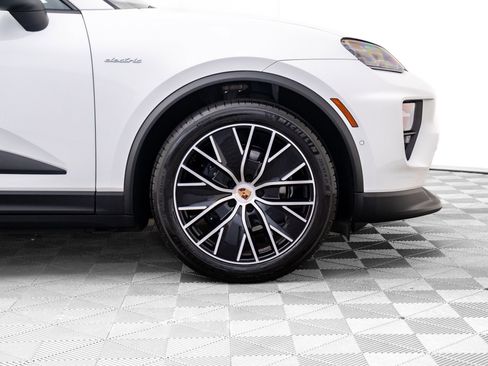 New 2026 Porsche Macan 4 Electric AWD/4WD image 35