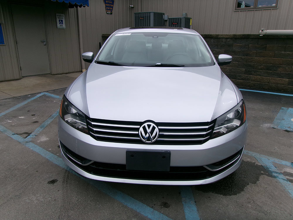 Used 2013 Volkswagen Passat 2.5 SE FWD image 2