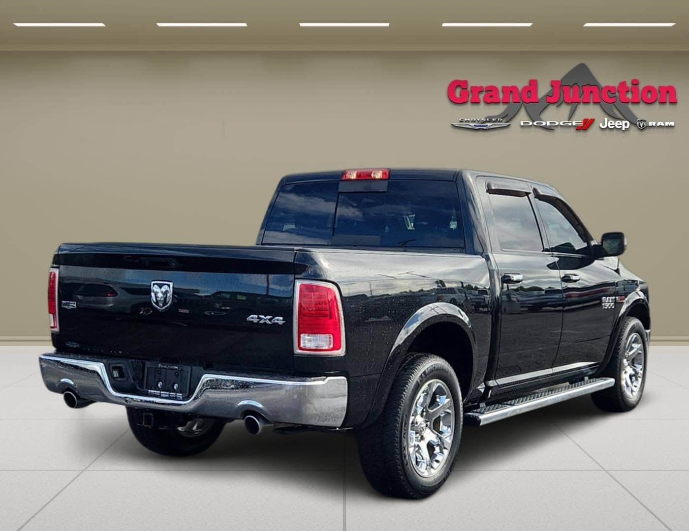 Used 2018 RAM 1500 Laramie w/ Protection Group AWD/4WD image 4