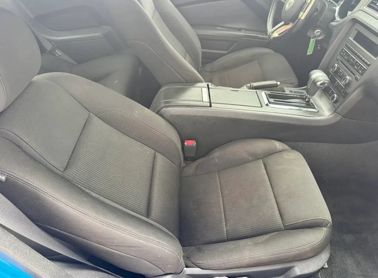 Used 2012 Ford Mustang Coupe RWD image 9