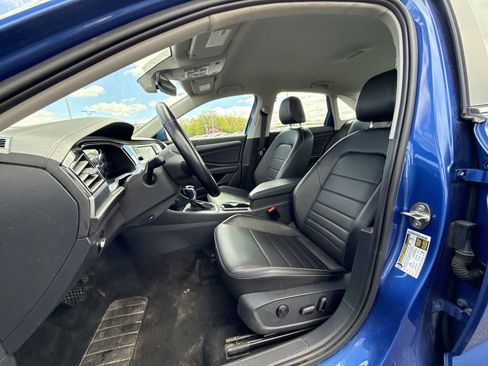 Used 2023 Volkswagen Jetta SE FWD image 11