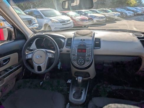 Used 2011 Kia Soul ! image 7