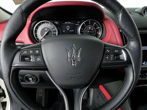 Certified 2022 Maserati Levante Modena image 9