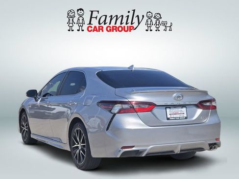 Used 2024 Toyota Camry SE w/ Convenience Package FWD image 3