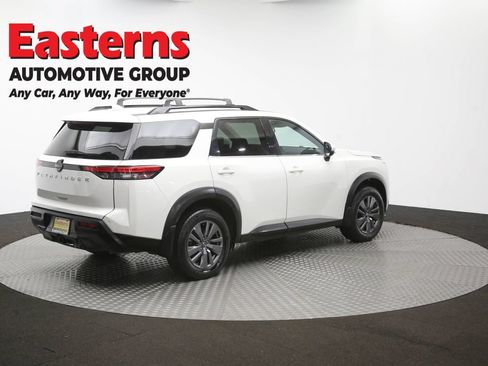 Used 2024 Nissan Pathfinder SV w/ SV Premium Package AWD/4WD image 46