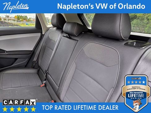 Used 2024 Volkswagen Taos SE image 32