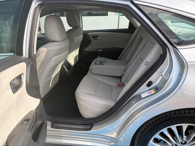 Used 2018 Toyota Avalon Limited FWD image 18