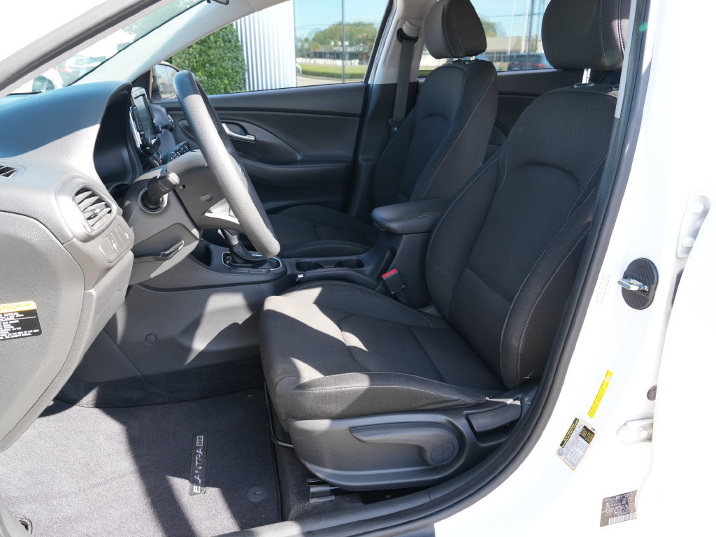 Used 2018 Hyundai Elantra GT FWD image 19