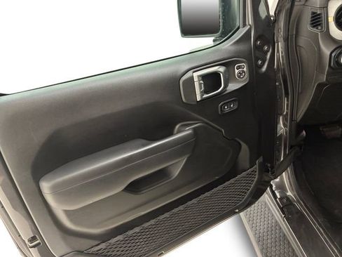 Used 2024 Jeep Wrangler Sport S image 13