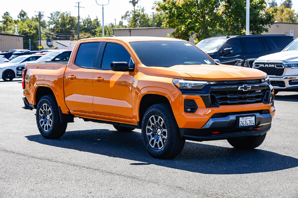 Used 2026 Chevrolet Colorado Z71 w/ Technology Package AWD/4WD image 5