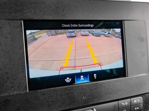 Used 2024 Mercedes-Benz Sprinter 2500 image 18
