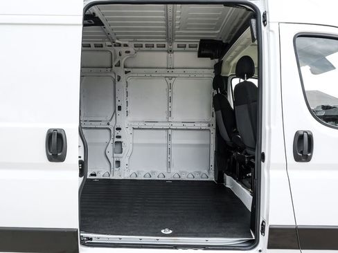 Used 2023 RAM ProMaster 2500 FWD image 33