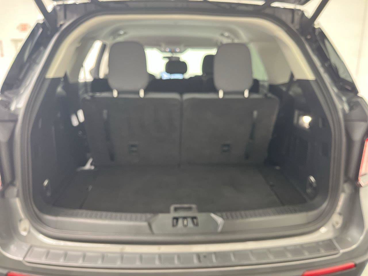 Certified 2025 Ford Explorer Active AWD/4WD image 30
