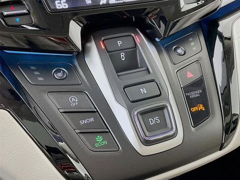 New 2026 Honda Odyssey Touring image 17