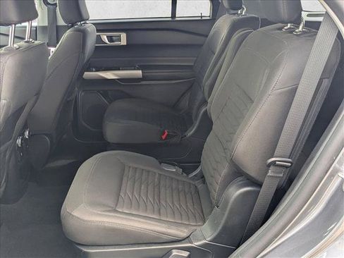 Used 2021 Ford Explorer XLT RWD image 16