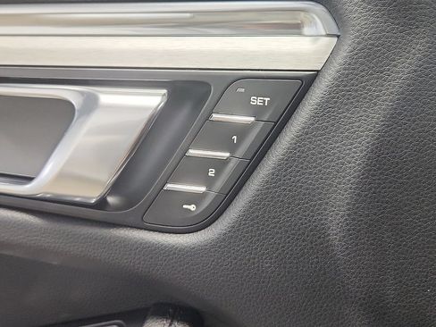 Certified 2026 Porsche Macan AWD/4WD image 24