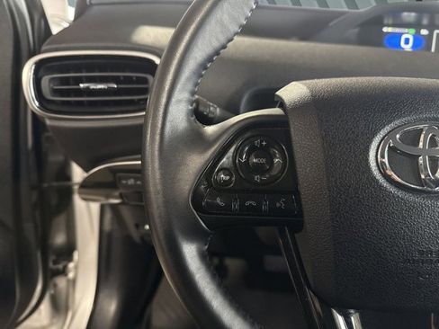 Used 2021 Toyota Prius XLE image 14