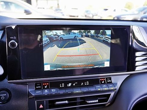 Used 2025 Toyota Camry XSE FWD image 27