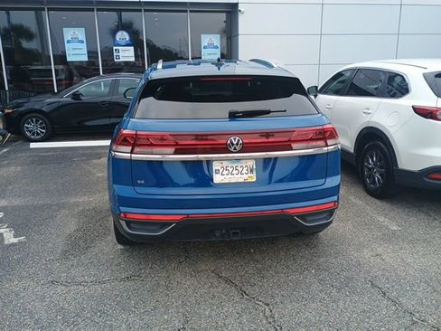 Used 2025 Volkswagen Atlas Cross Sport SE FWD image 5