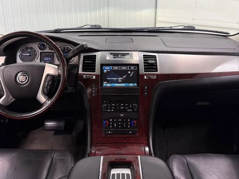 Used 2012 Cadillac Escalade EXT Premium image 13