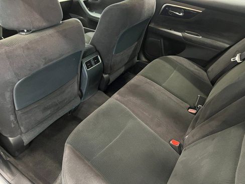 Used 2013 Nissan Altima 3.5 SV image 34