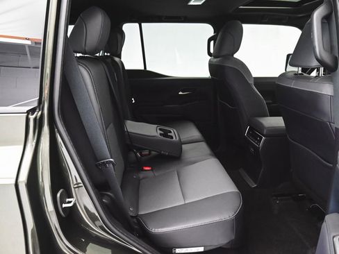 Used 2025 Lexus GX 550 w/ Accessory Package (2T) AWD/4WD image 30