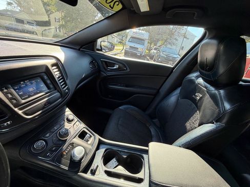 Used 2016 Chrysler 200 S w/ Comfort Group FWD image 14