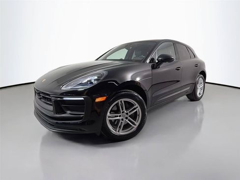 Certified 2025 Porsche Macan AWD/4WD image 1