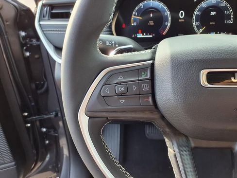 New 2025 Jeep Grand Cherokee L Laredo image 10