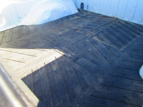 Used 2013 Ford F150 XLT w/ XLT Chrome Pkg image 4