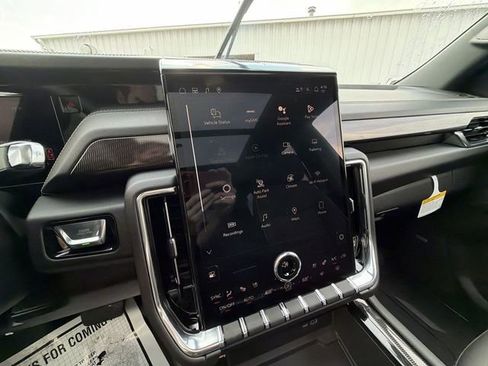 New 2026 GMC Yukon Elevation w/ Elevation Premium Package image 13