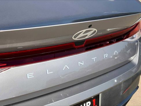 Used 2024 Hyundai Elantra SE image 26