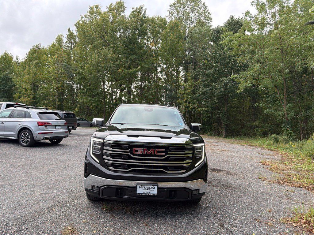 Used 2025 GMC Sierra 1500 SLT AWD/4WD image 8