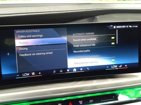 Used 2023 BMW 740i image 52