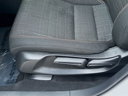 Certified 2025 Honda HR-V Sport image 17