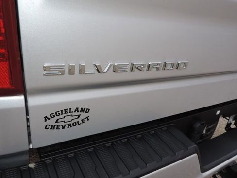 Used 2022 Chevrolet Silverado 1500 Custom image 15