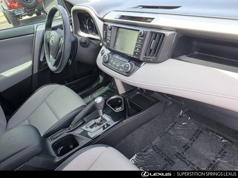 Used 2017 Toyota RAV4 Limited AWD/4WD image 28