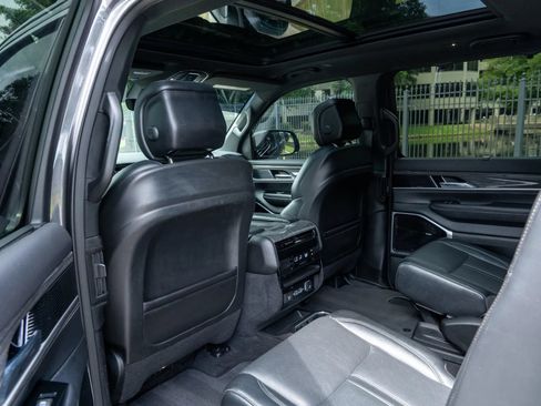Used 2022 Jeep Wagoneer Series III w/ Premium Group I RWD image 14