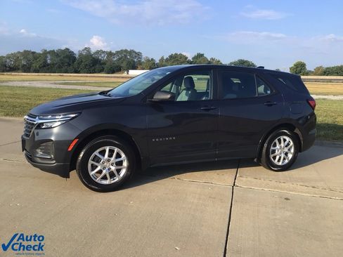 Used 2022 Chevrolet Equinox LS image 3