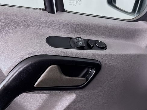 Used 2016 Mercedes-Benz Sprinter 2500 image 15