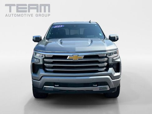 Used 2023 Chevrolet Silverado 1500 High Country w/ High Country Premium Package AWD/4WD image 2