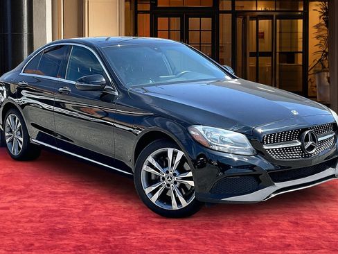 Used 2018 Mercedes-Benz C 300 4MATIC Sedan image 2