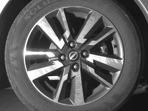 Used 2025 Nissan Versa SV w/ Trunk Package FWD image 13