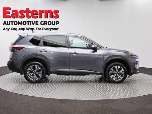 Used 2023 Nissan Rogue SV AWD/4WD image 4